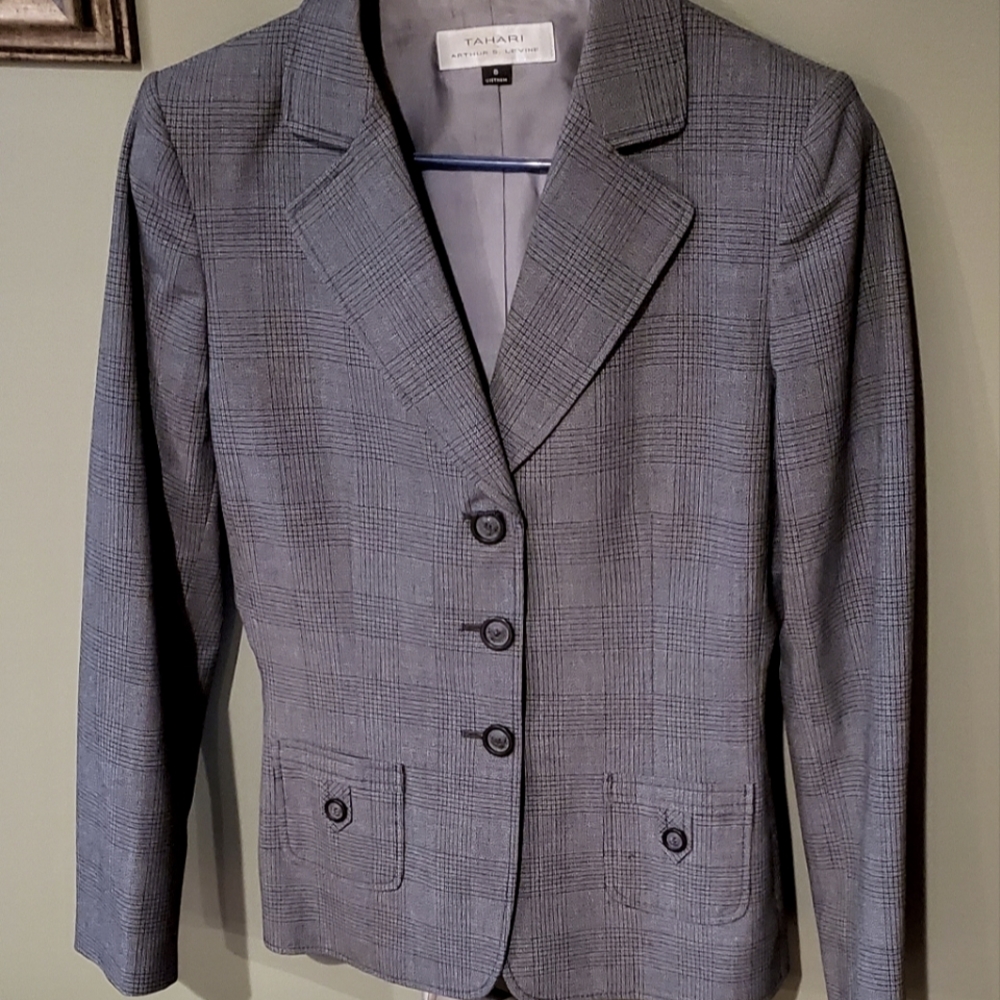 Tahari Blazer